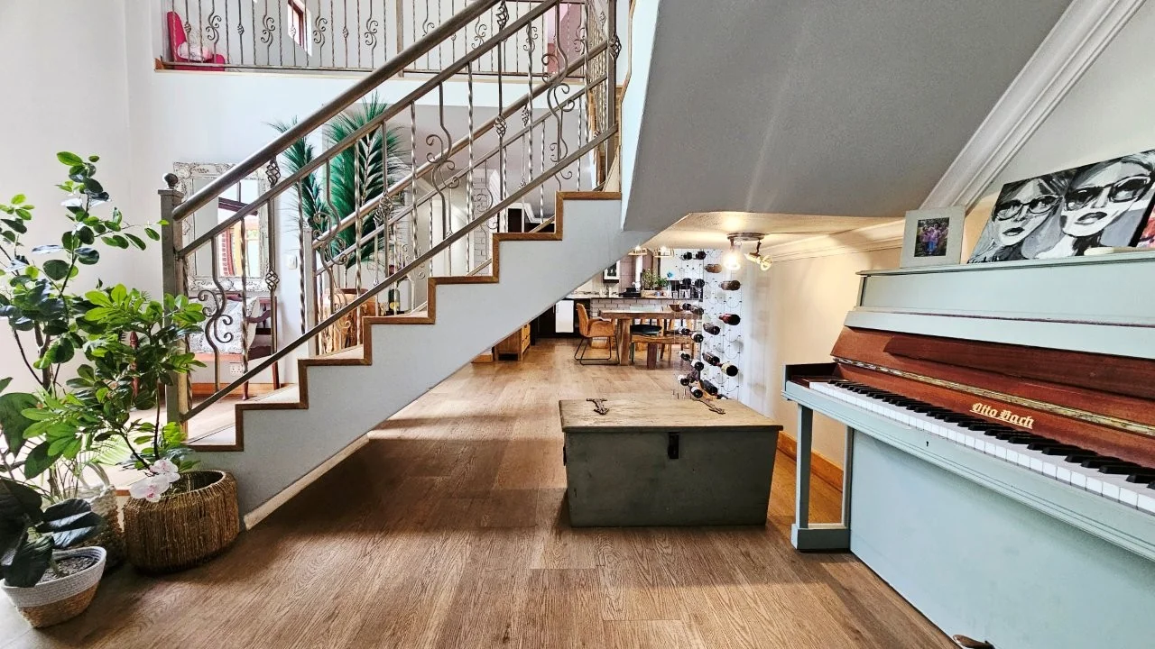 ENTERTAINMENT PLEASURE IN MIDSTREAM ESTATE.