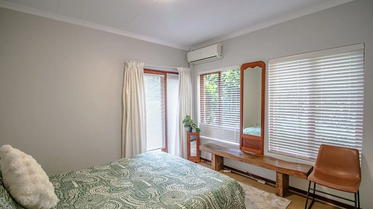 ENTERTAINMENT PLEASURE IN MIDSTREAM ESTATE.