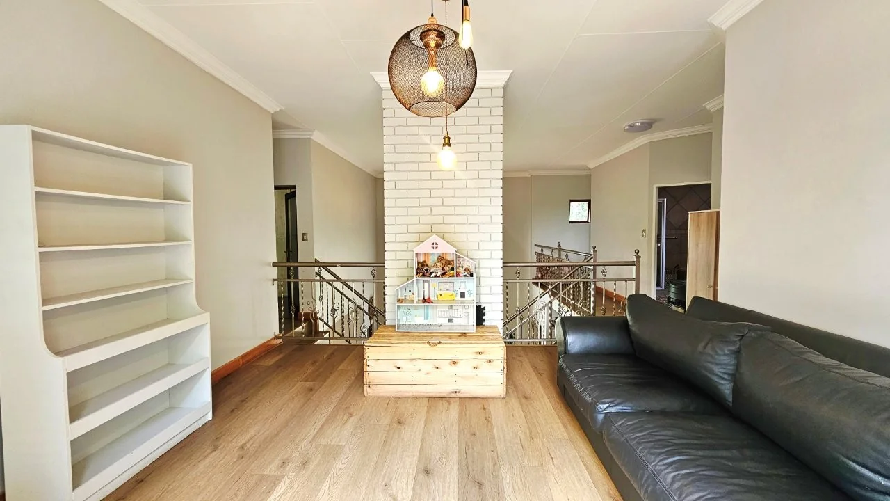 ENTERTAINMENT PLEASURE IN MIDSTREAM ESTATE.