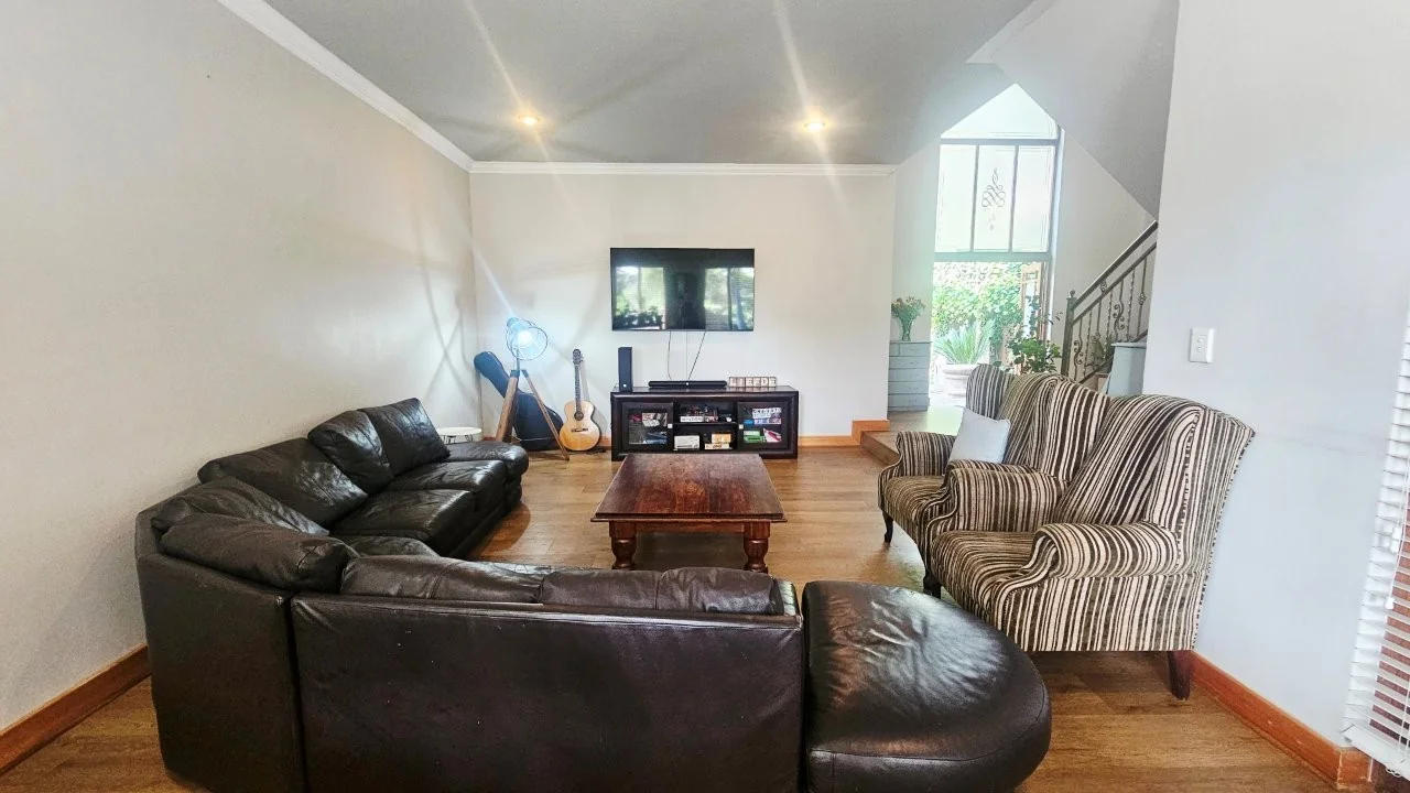 ENTERTAINMENT PLEASURE IN MIDSTREAM ESTATE.