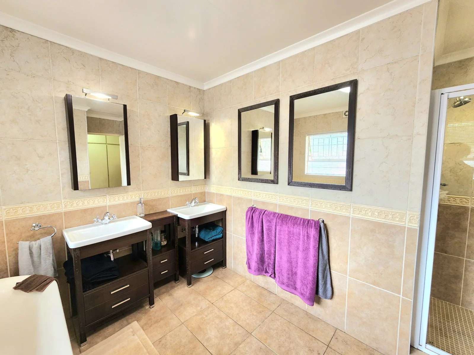 Welcome to Janina Village — where charm, space, and secure family living come together beautifully in the heart of Edleen.