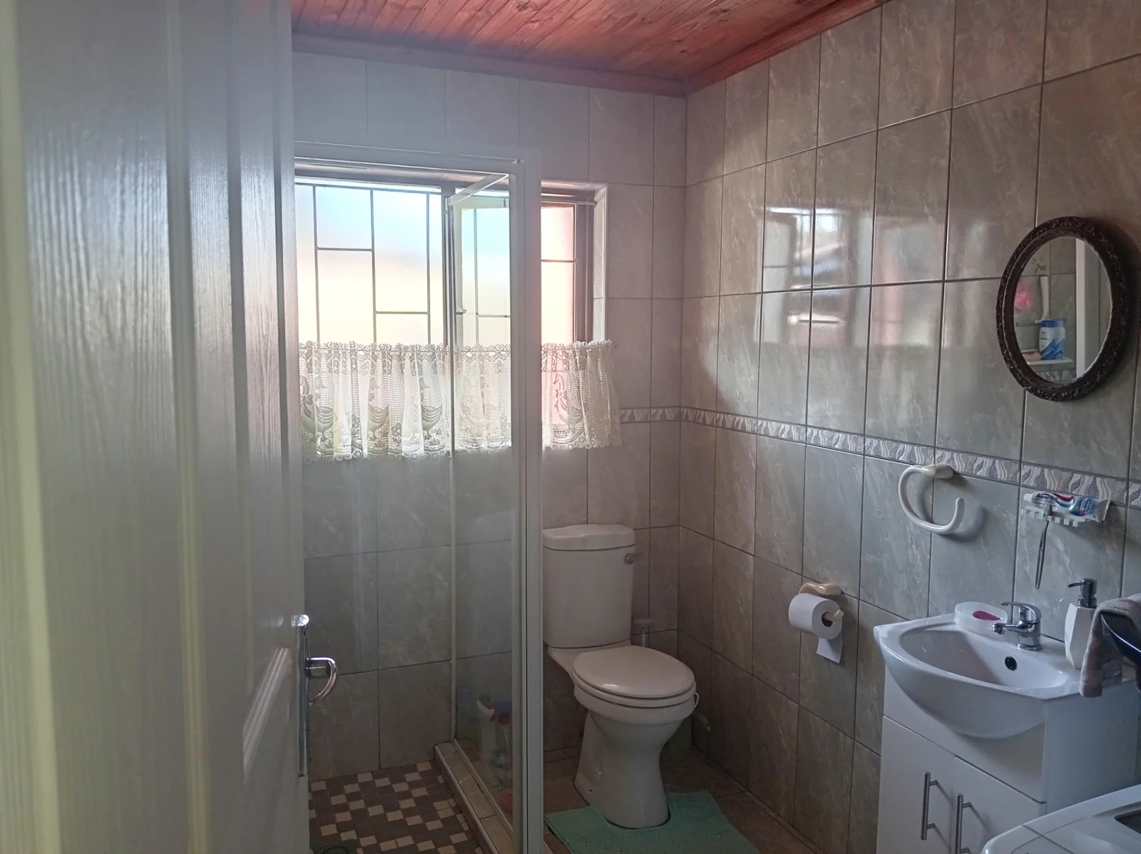 A PERFECT STARTER FOR A GROWING FAMILY OR INVESTORS