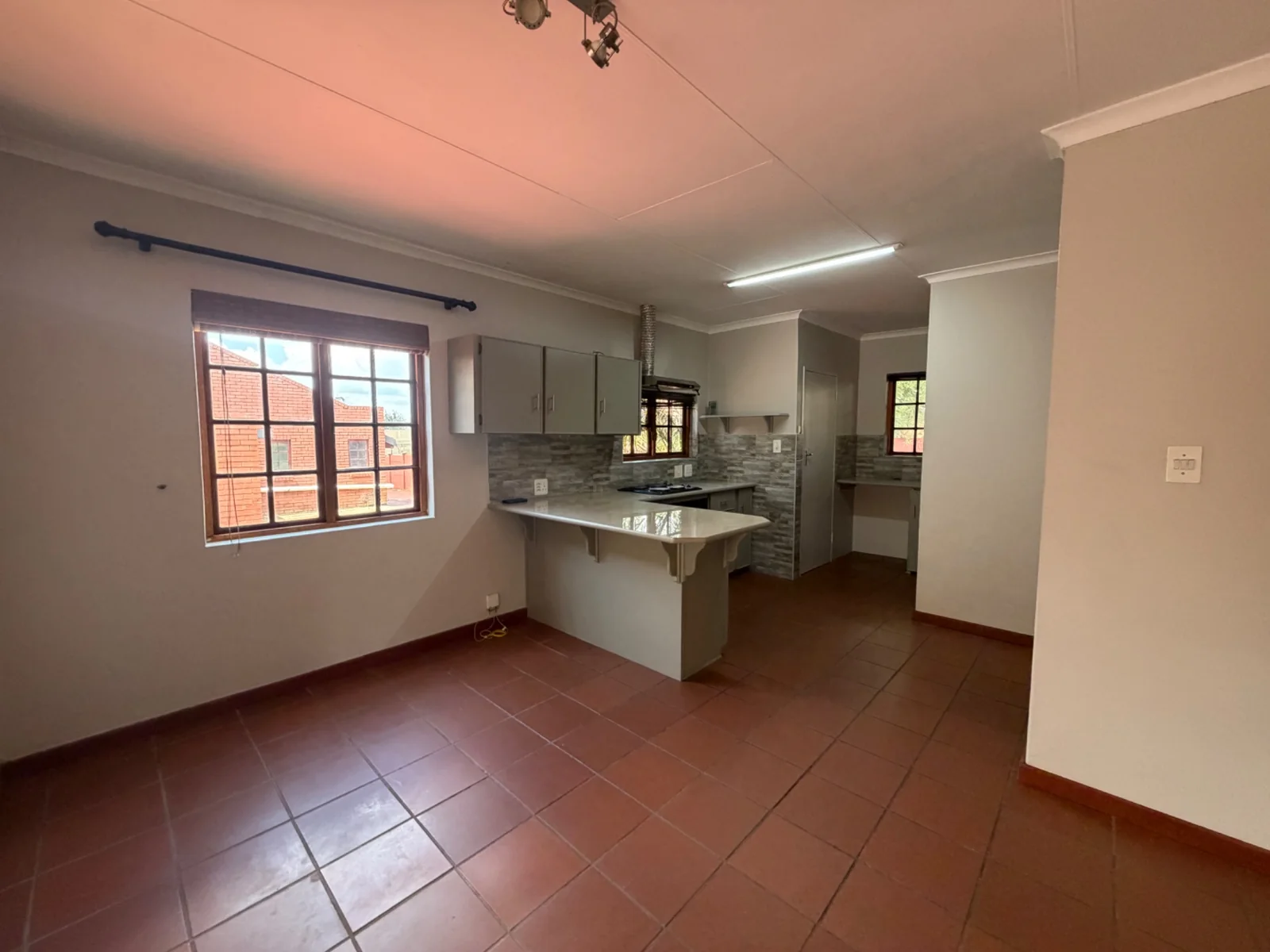 NEW LISTING ...... DUET WITH POTENTIAL TO WORK FROM HOME!