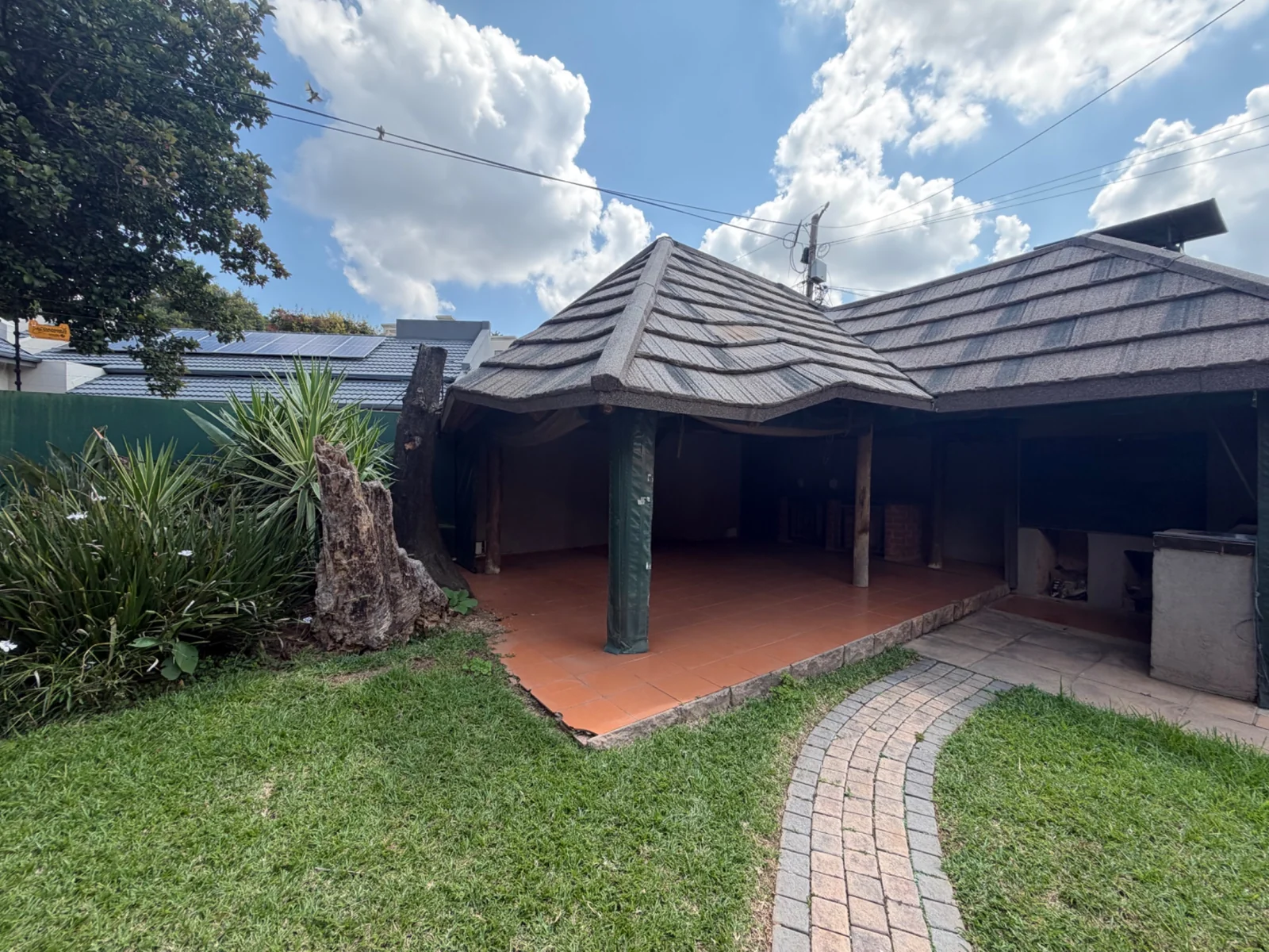 NEW LISTING ...... DUET WITH POTENTIAL TO WORK FROM HOME!