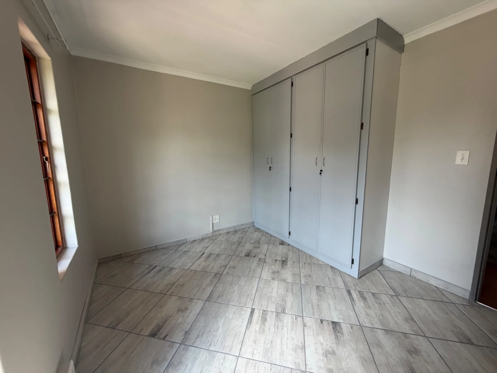 NEW LISTING ...... DUET WITH POTENTIAL TO WORK FROM HOME!