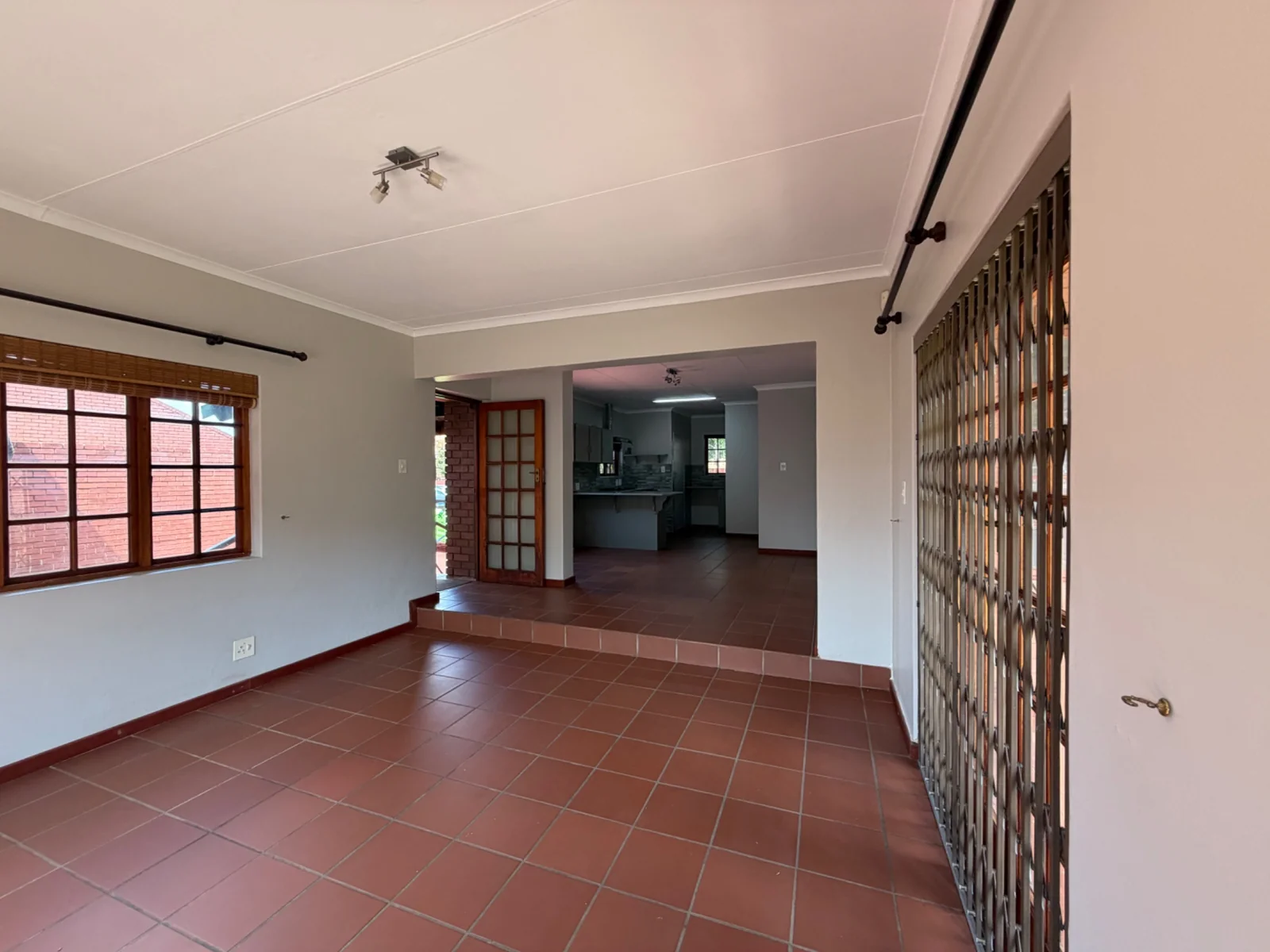 NEW LISTING ...... DUET WITH POTENTIAL TO WORK FROM HOME!