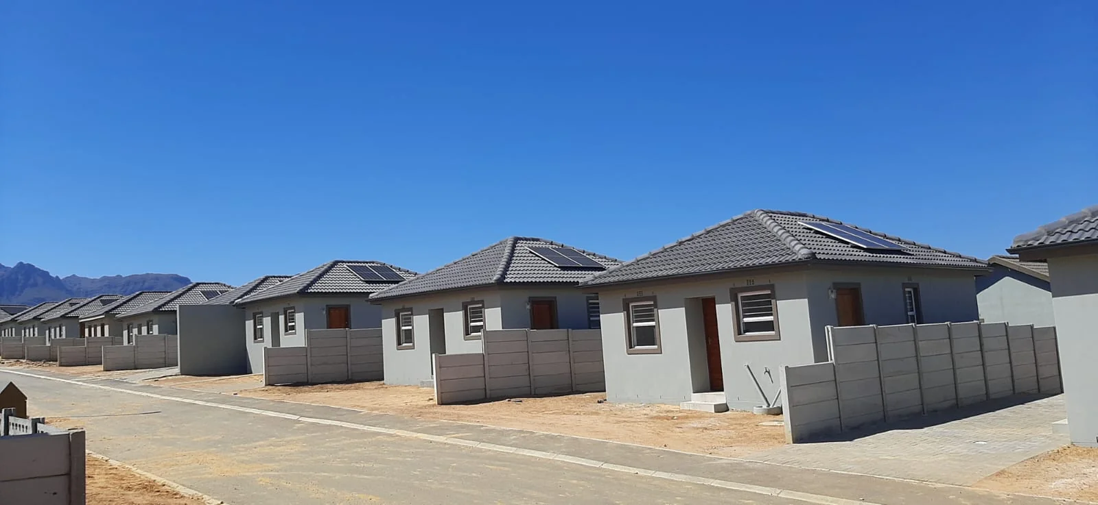 2 Bedroom House For Sale in Groenheuwel