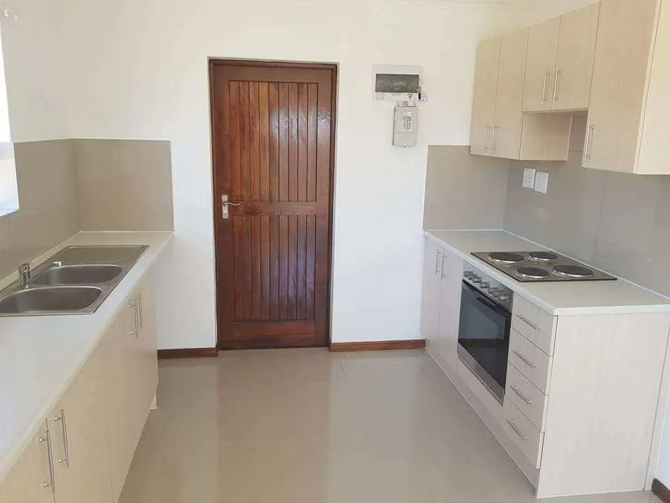 2 Bedroom House For Sale in Groenheuwel