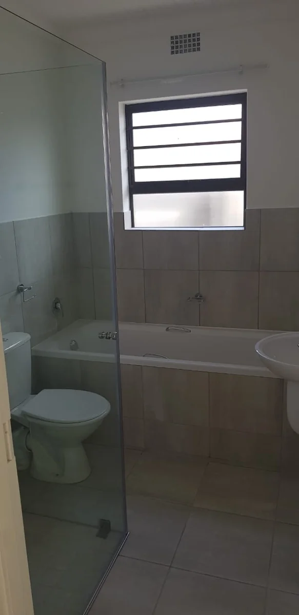 2 Bedroom House For Sale in Groenheuwel