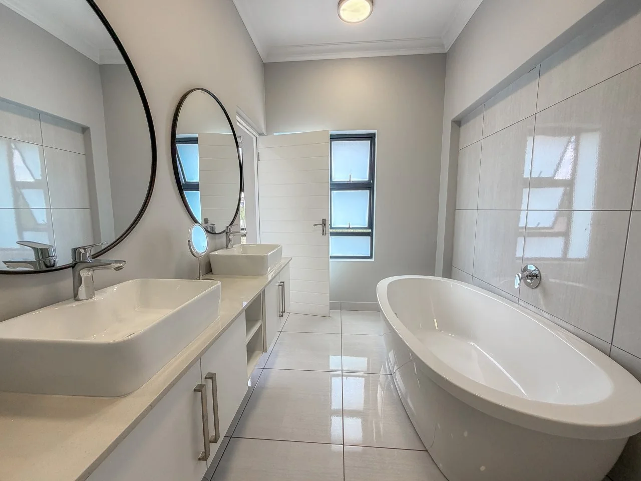 MEADOWS MODERN STARTER HOME WITH A GENEROUS GARDEN