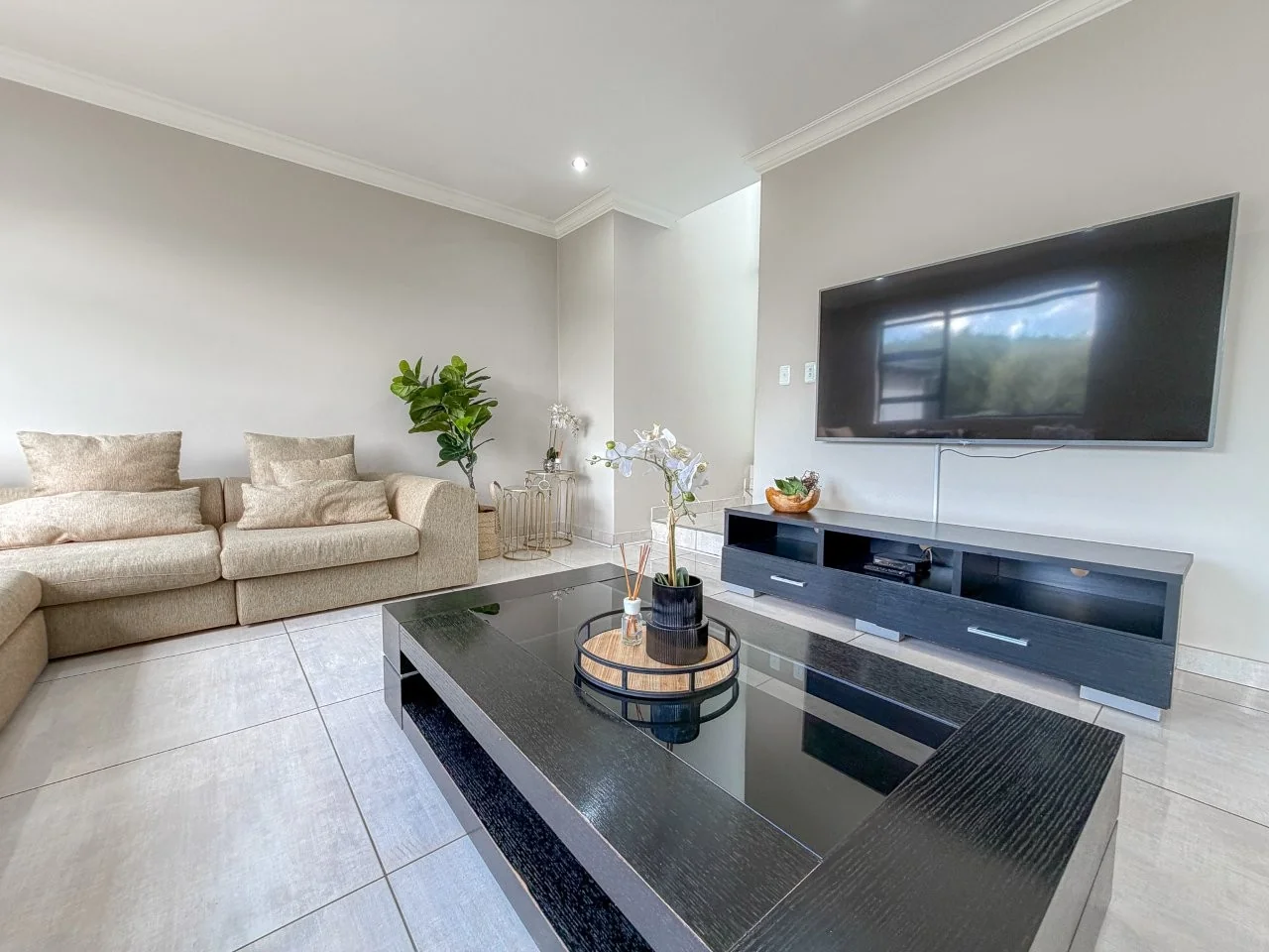 MEADOWS MODERN STARTER HOME WITH A GENEROUS GARDEN