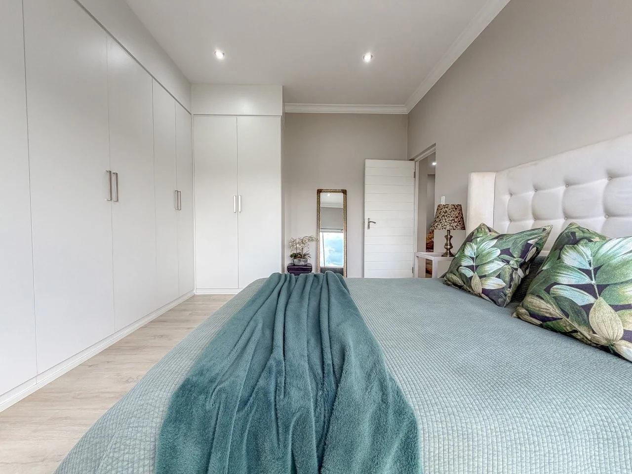 MEADOWS MODERN STARTER HOME WITH A GENEROUS GARDEN