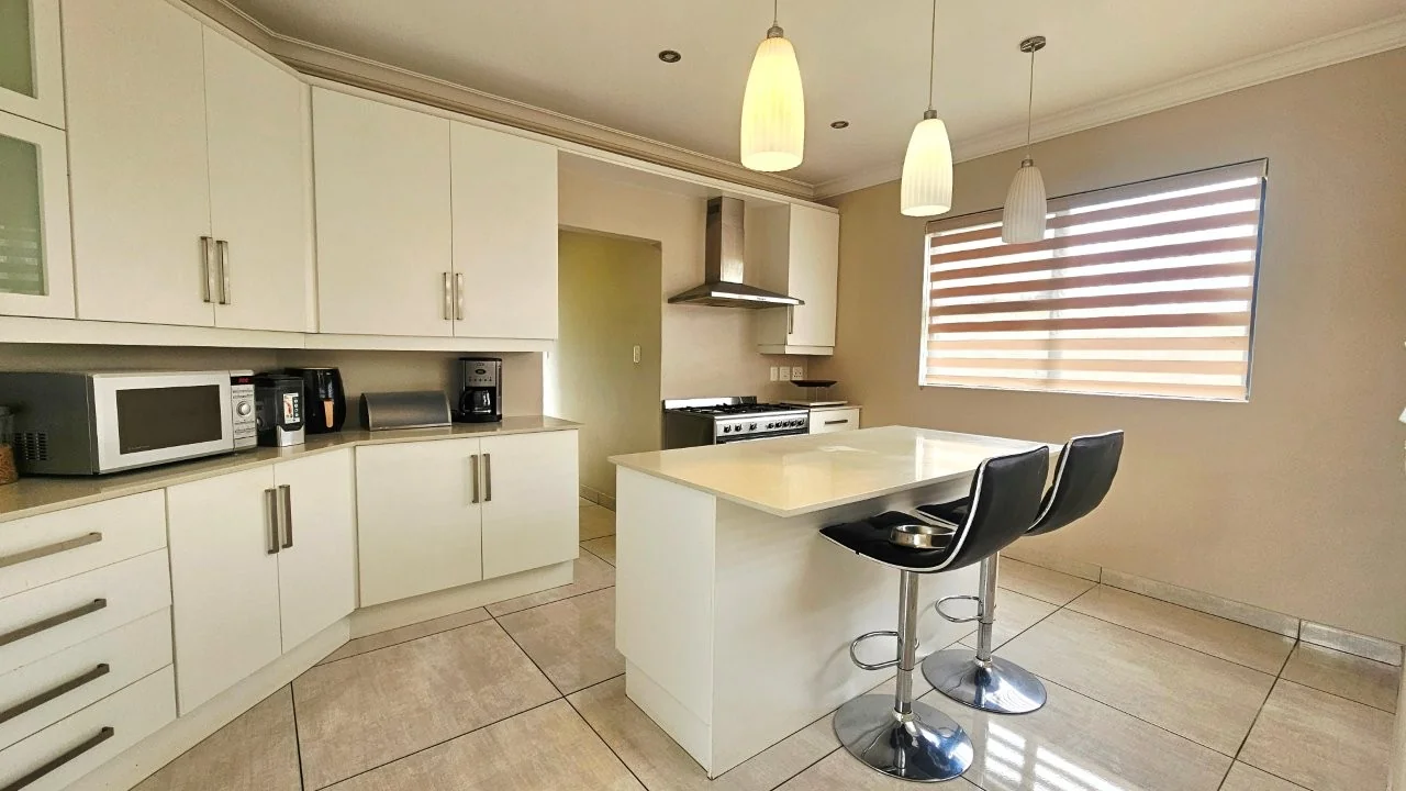 MEADOWS MODERN STARTER HOME WITH A GENEROUS GARDEN