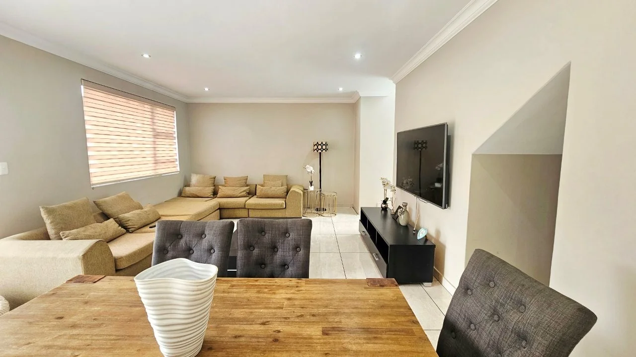 MEADOWS MODERN STARTER HOME WITH A GENEROUS GARDEN