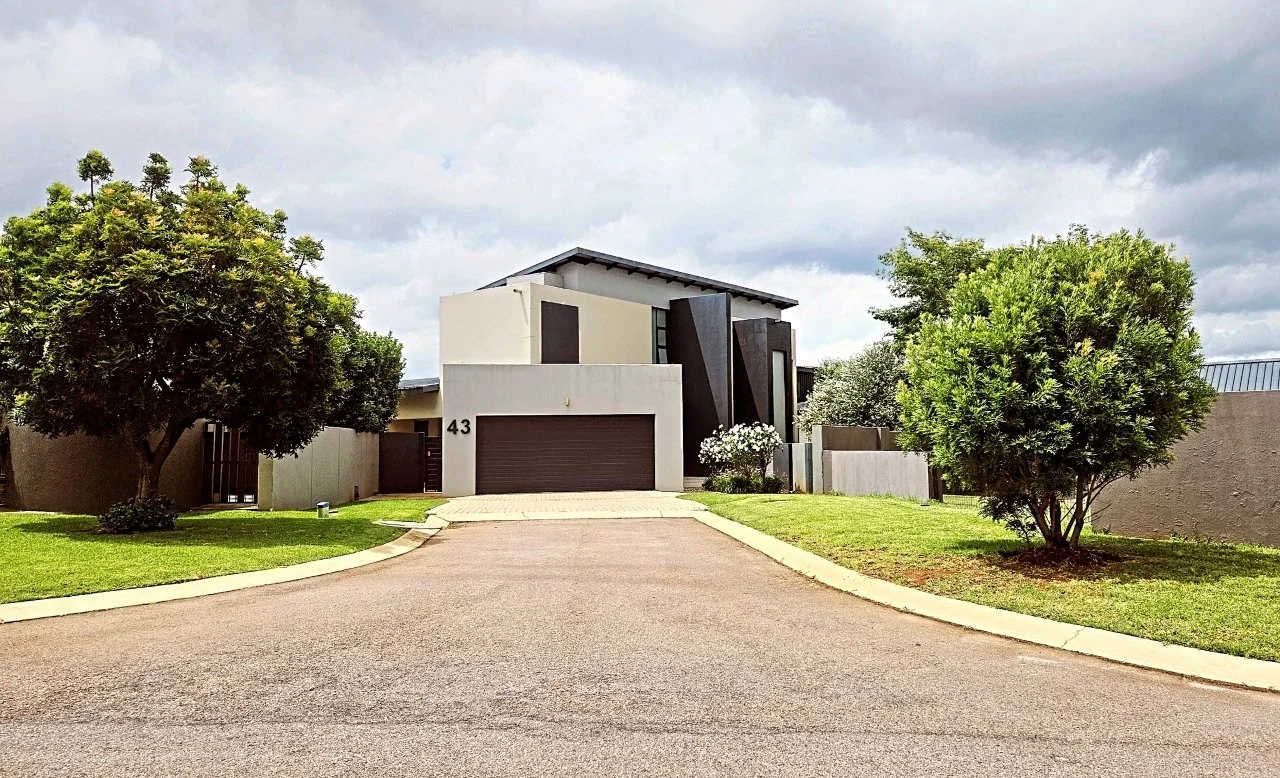 MEADOWS MODERN STARTER HOME WITH A GENEROUS GARDEN