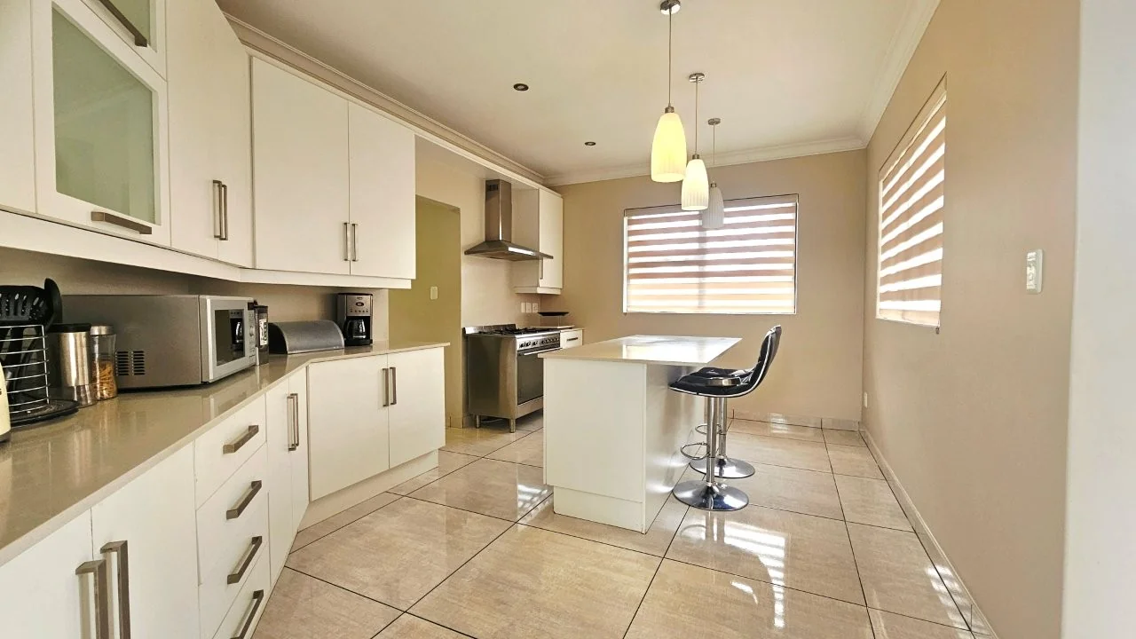 MEADOWS MODERN STARTER HOME WITH A GENEROUS GARDEN