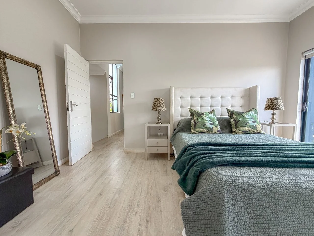 MEADOWS MODERN STARTER HOME WITH A GENEROUS GARDEN