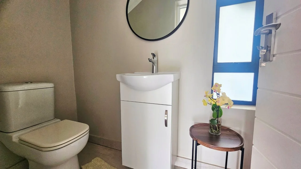 MEADOWS MODERN STARTER HOME WITH A GENEROUS GARDEN