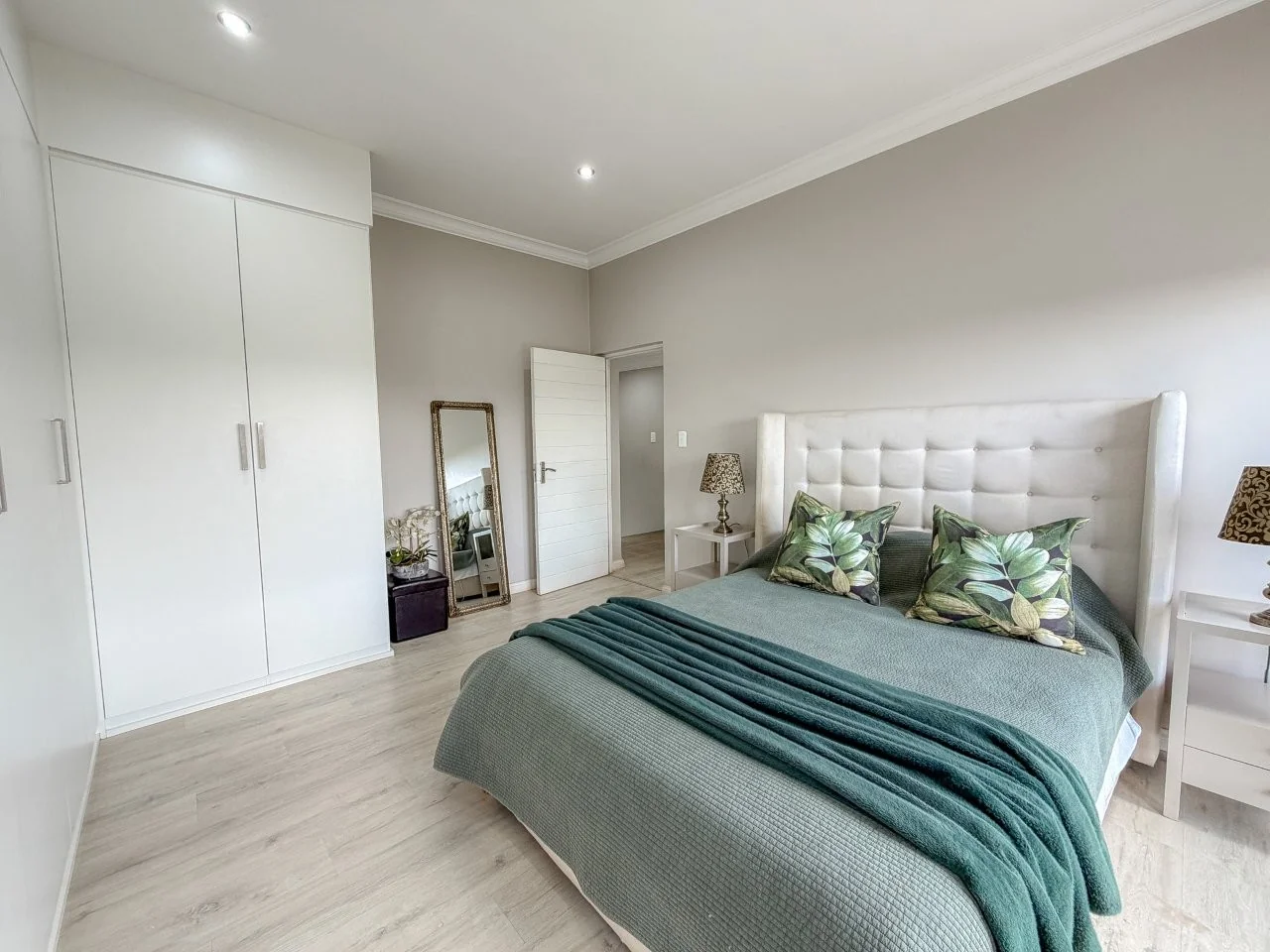 MEADOWS MODERN STARTER HOME WITH A GENEROUS GARDEN