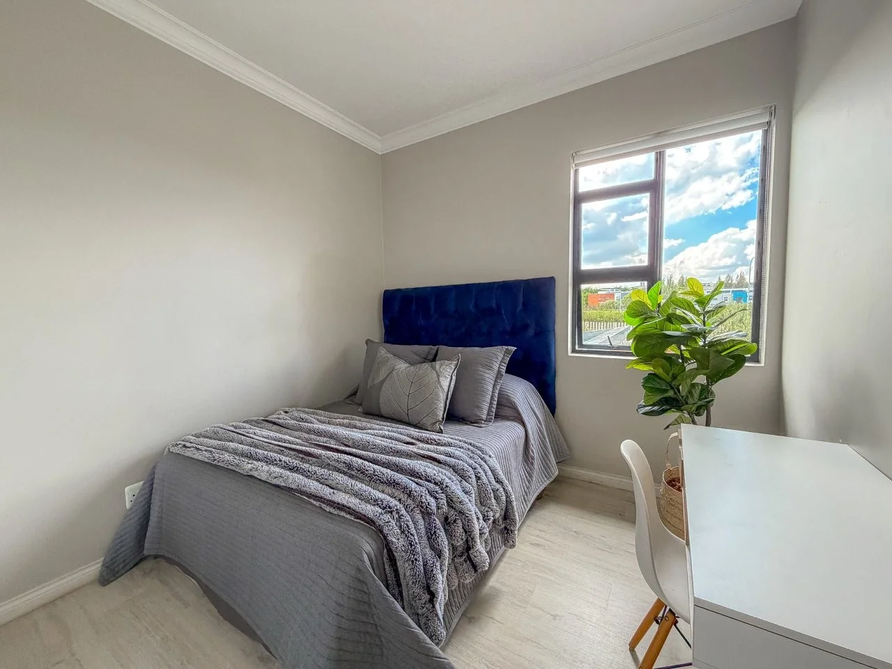 MEADOWS MODERN STARTER HOME WITH A GENEROUS GARDEN