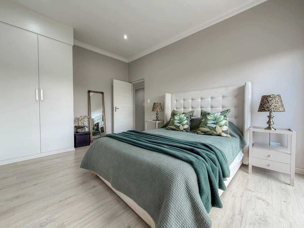 MEADOWS MODERN STARTER HOME WITH A GENEROUS GARDEN