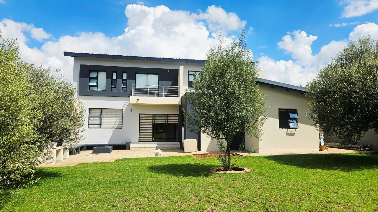 MEADOWS MODERN STARTER HOME WITH A GENEROUS GARDEN