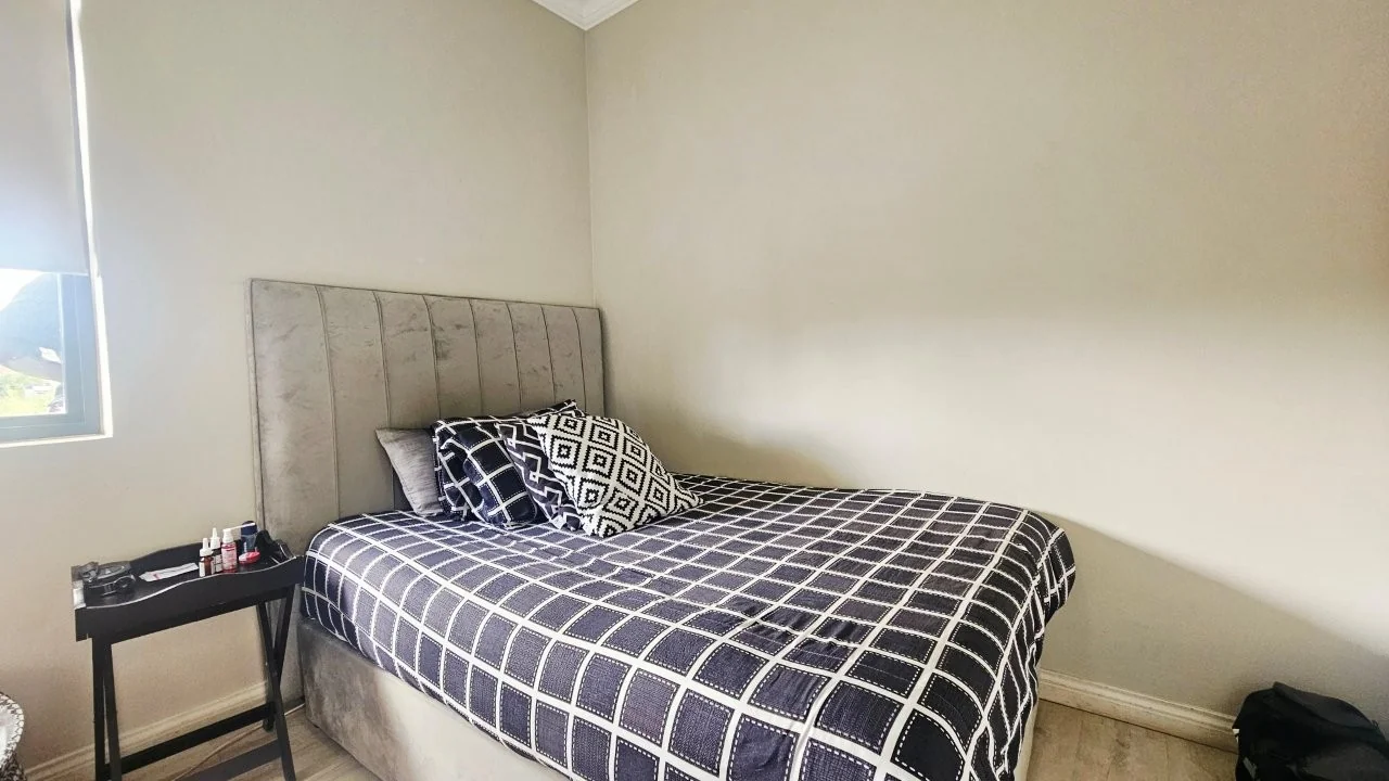 MEADOWS MODERN STARTER HOME WITH A GENEROUS GARDEN