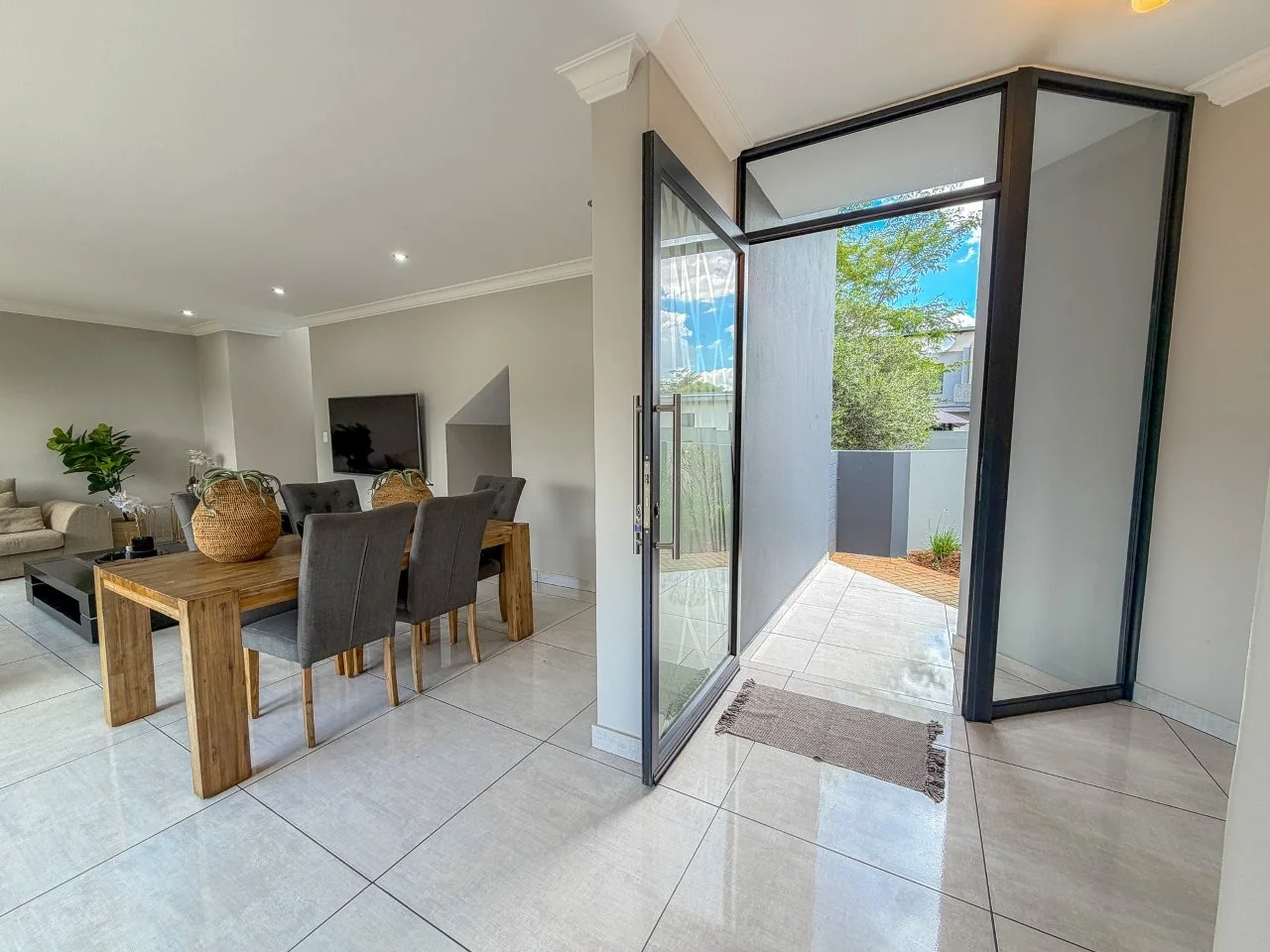 MEADOWS MODERN STARTER HOME WITH A GENEROUS GARDEN