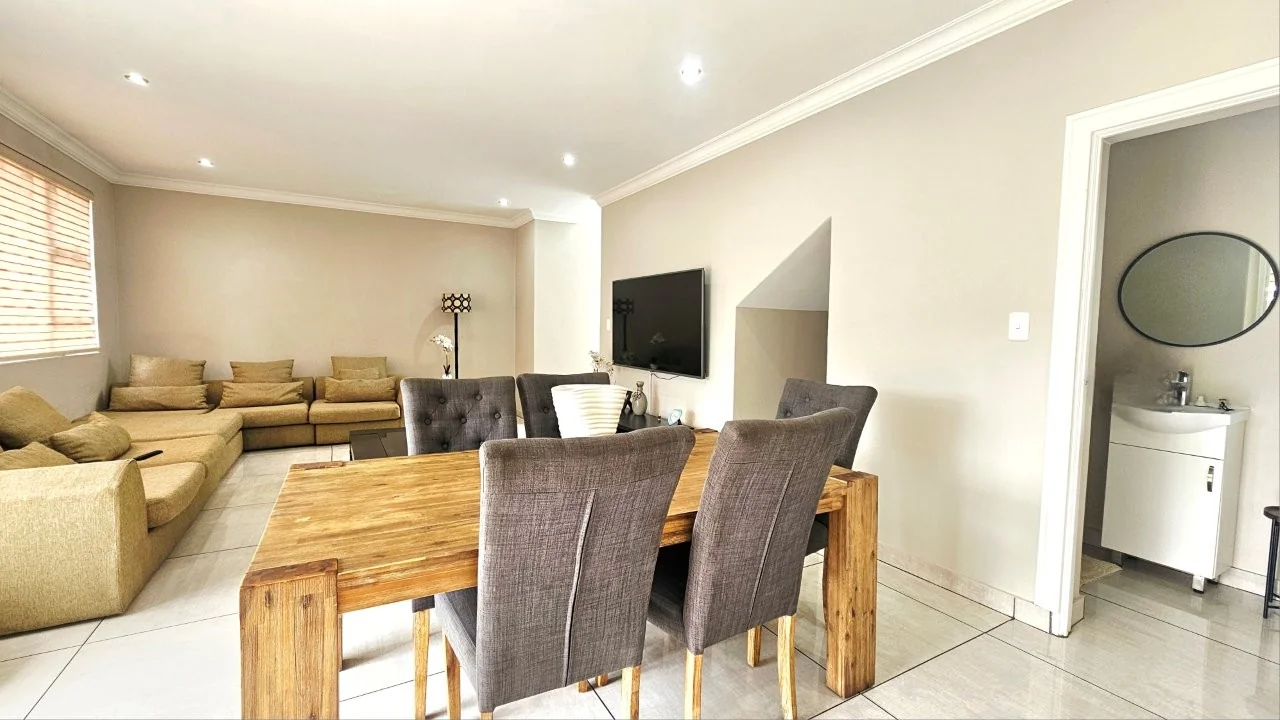 MEADOWS MODERN STARTER HOME WITH A GENEROUS GARDEN