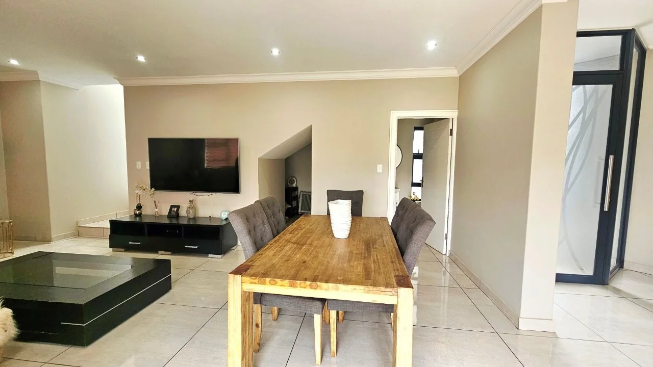 MEADOWS MODERN STARTER HOME WITH A GENEROUS GARDEN