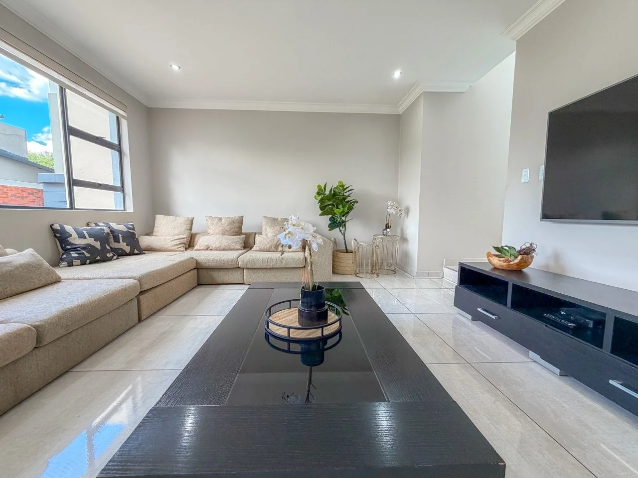 MEADOWS MODERN STARTER HOME WITH A GENEROUS GARDEN