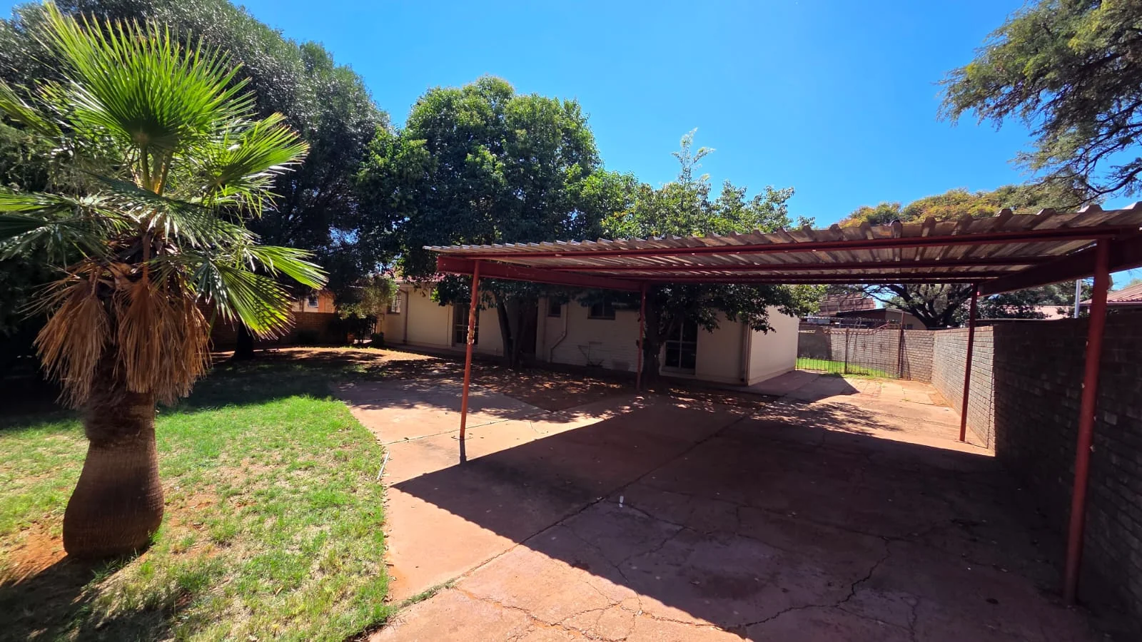 Spacious Multi-Dwelling Property for sale in Kathu