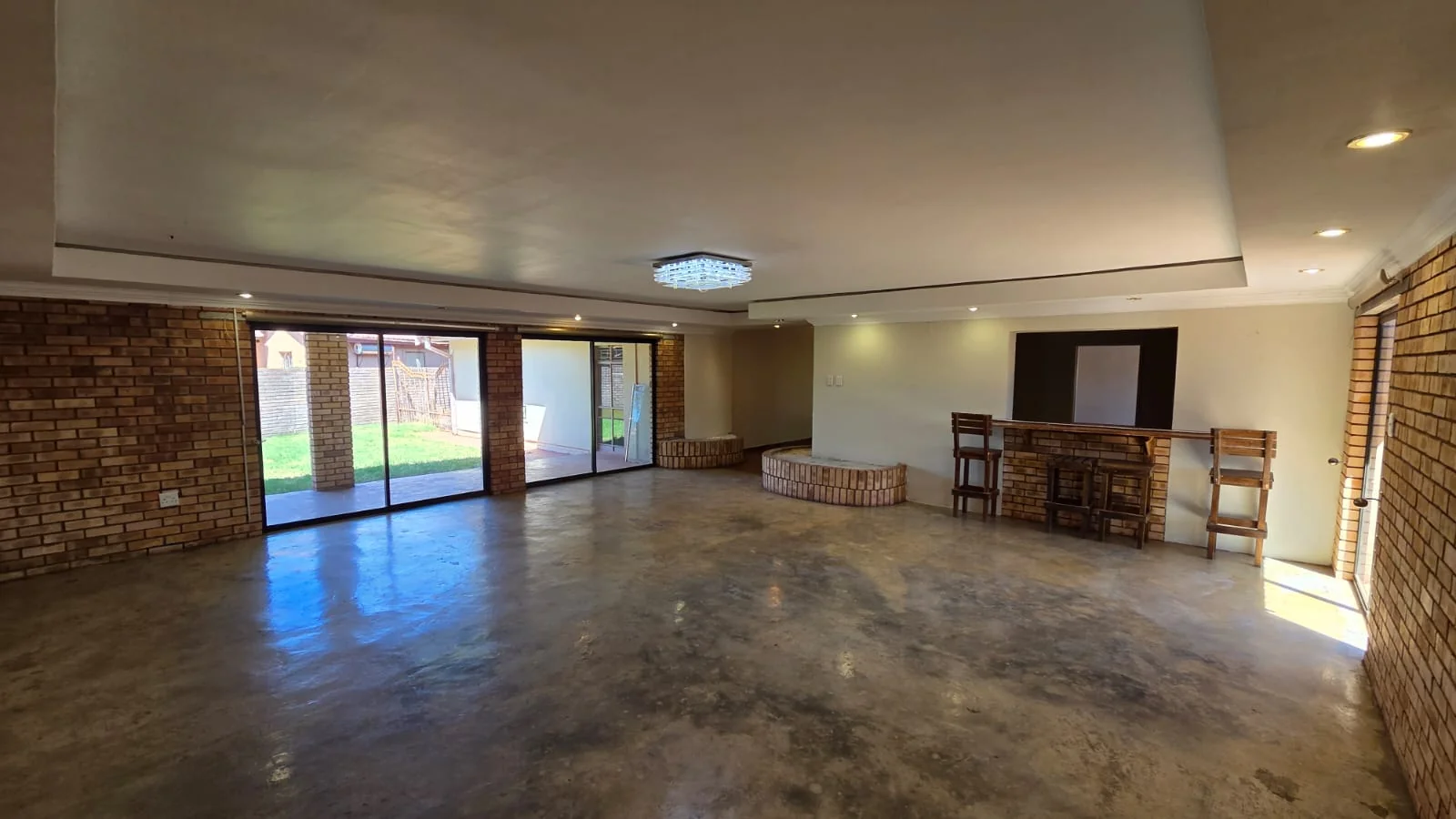 Spacious Multi-Dwelling Property for sale in Kathu