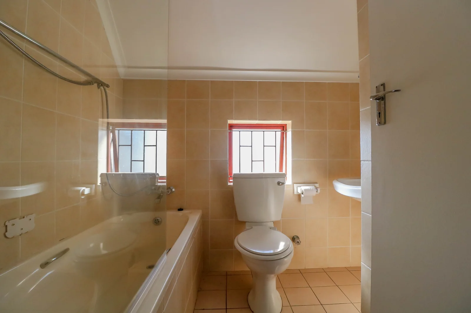 2 Bedroom Townhouse for sale in Stellenbosch