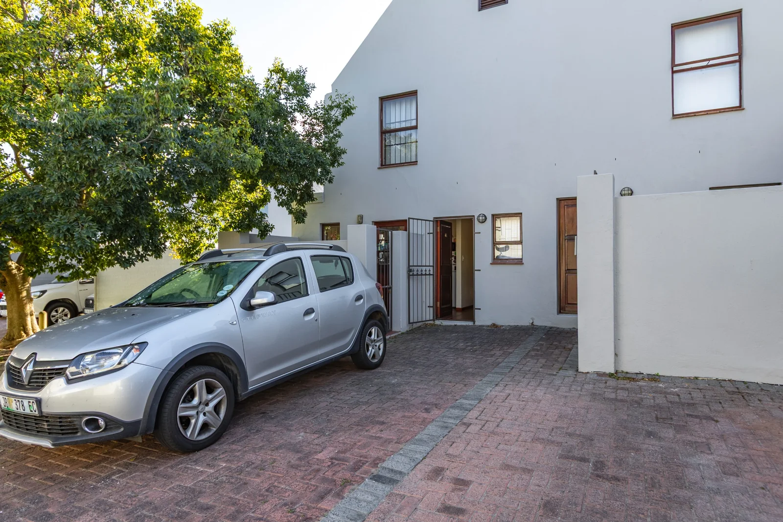 2 Bedroom Townhouse for sale in Stellenbosch
