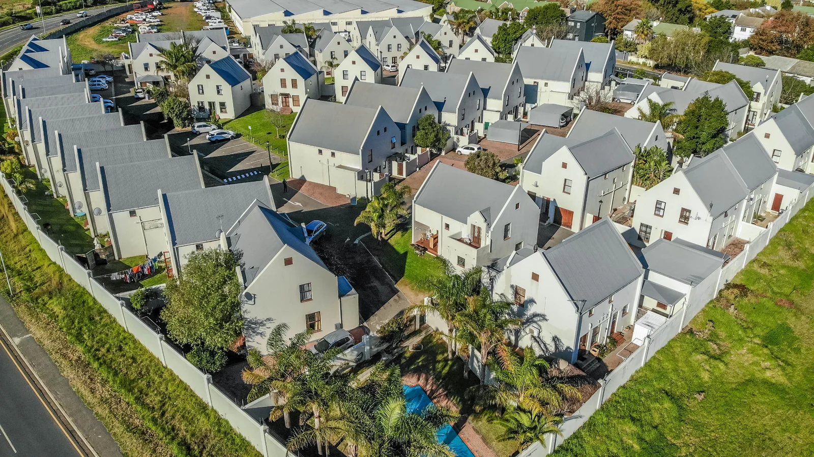 2 Bedroom Townhouse for sale in Stellenbosch