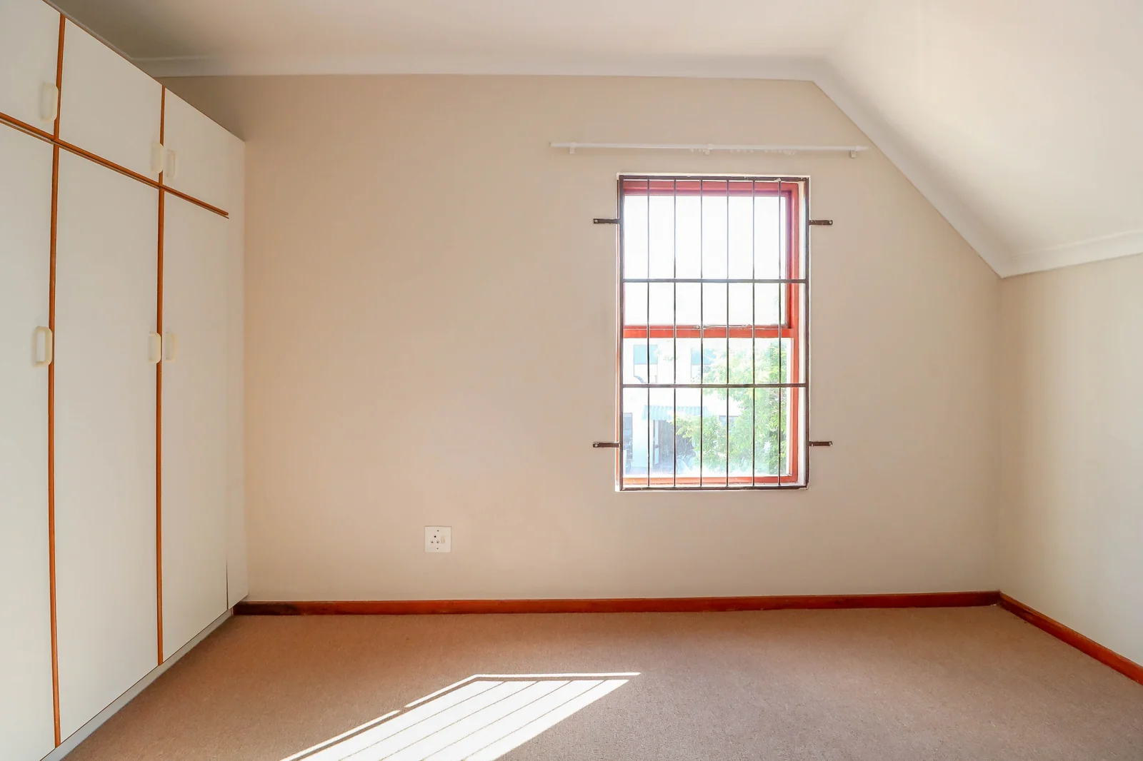 2 Bedroom Townhouse for sale in Stellenbosch