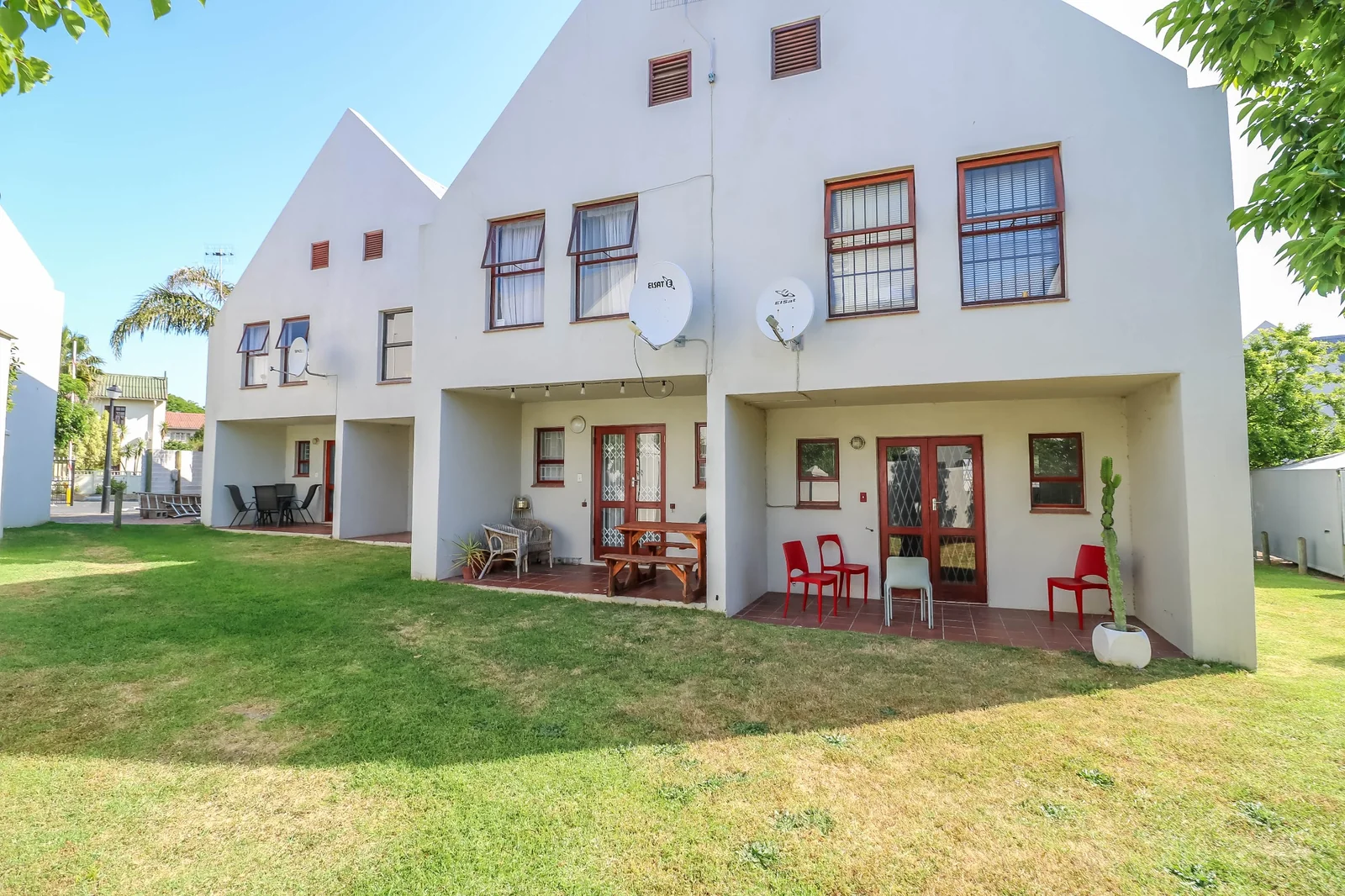 2 Bedroom Townhouse for sale in Stellenbosch