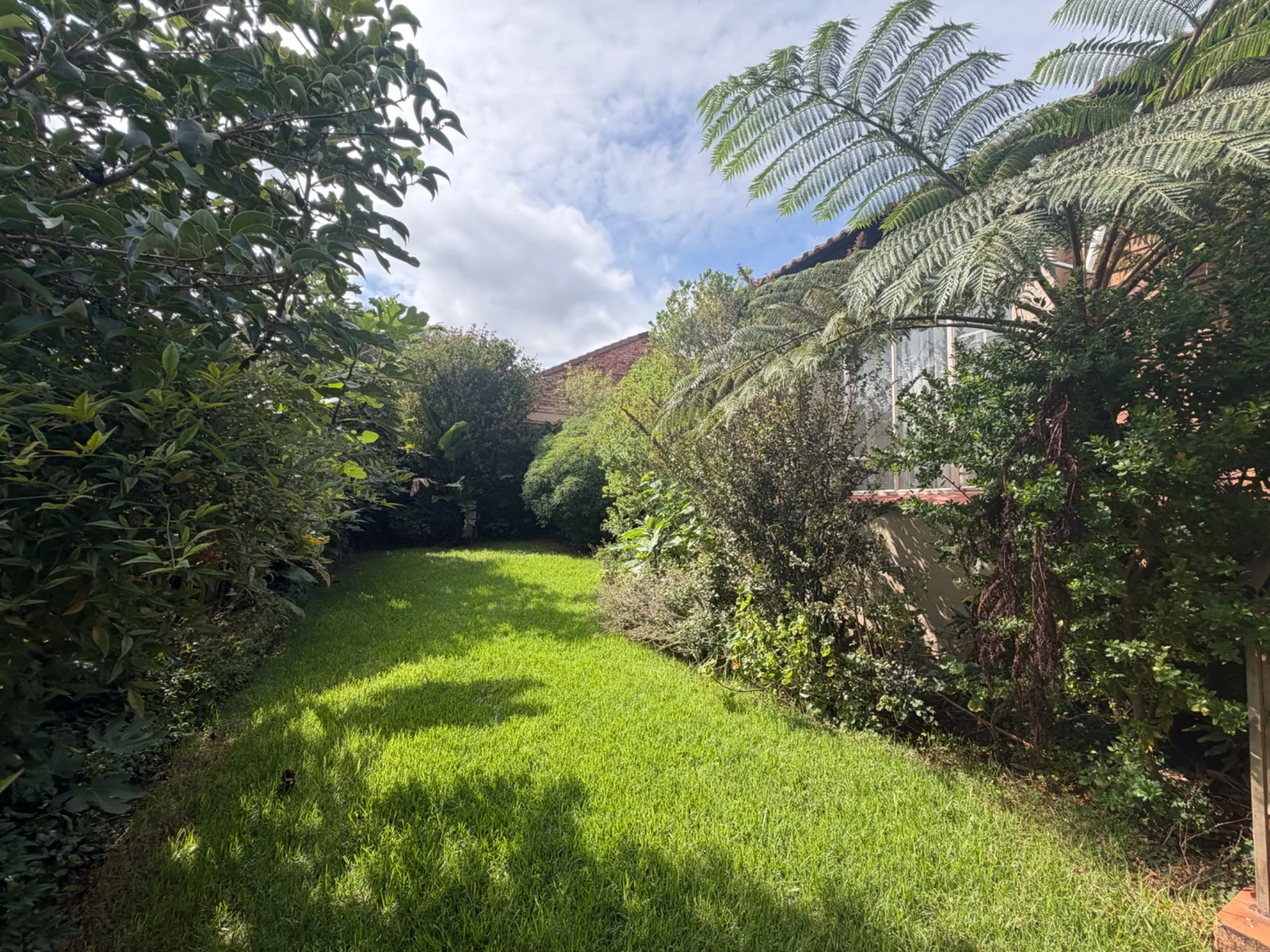 SIMPLEX IN POPULAR COMPLEX ..... PRICED TO GO!