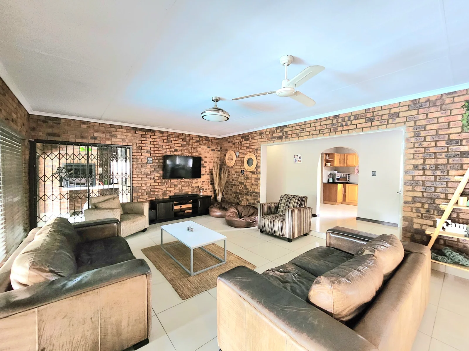 Spacious Family Living with Work-from-Home Flexibility in Sought-After Sunward Park