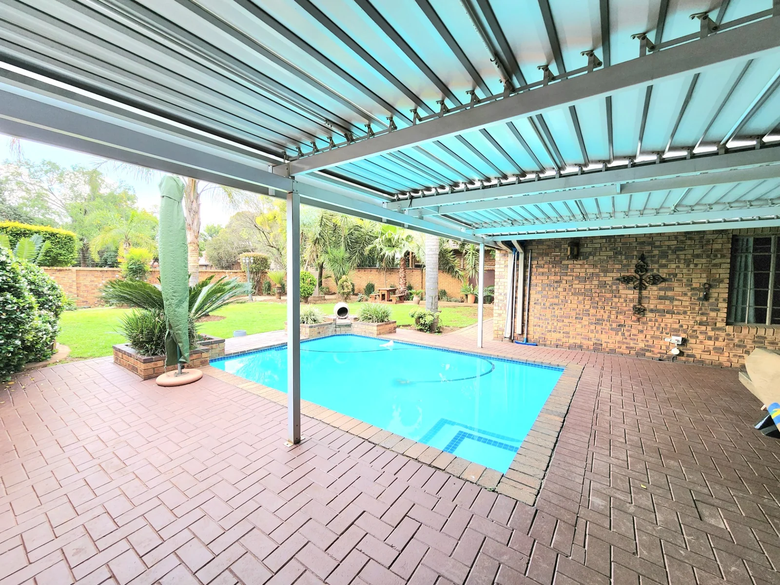 Spacious Family Living with Work-from-Home Flexibility in Sought-After Sunward Park