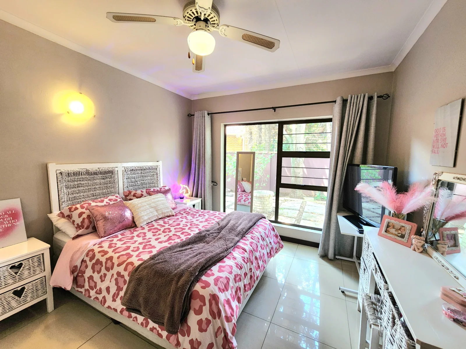 Spacious Family Living with Work-from-Home Flexibility in Sought-After Sunward Park