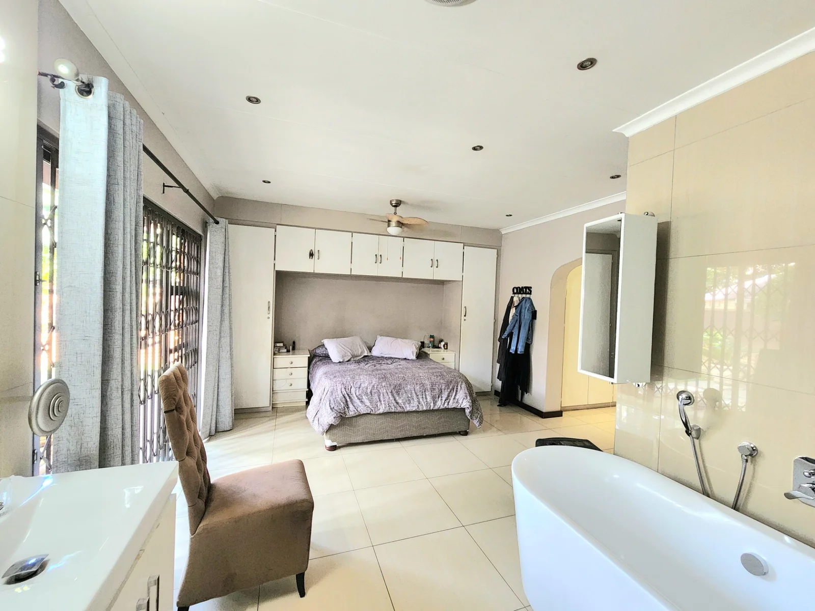 Spacious Family Living with Work-from-Home Flexibility in Sought-After Sunward Park