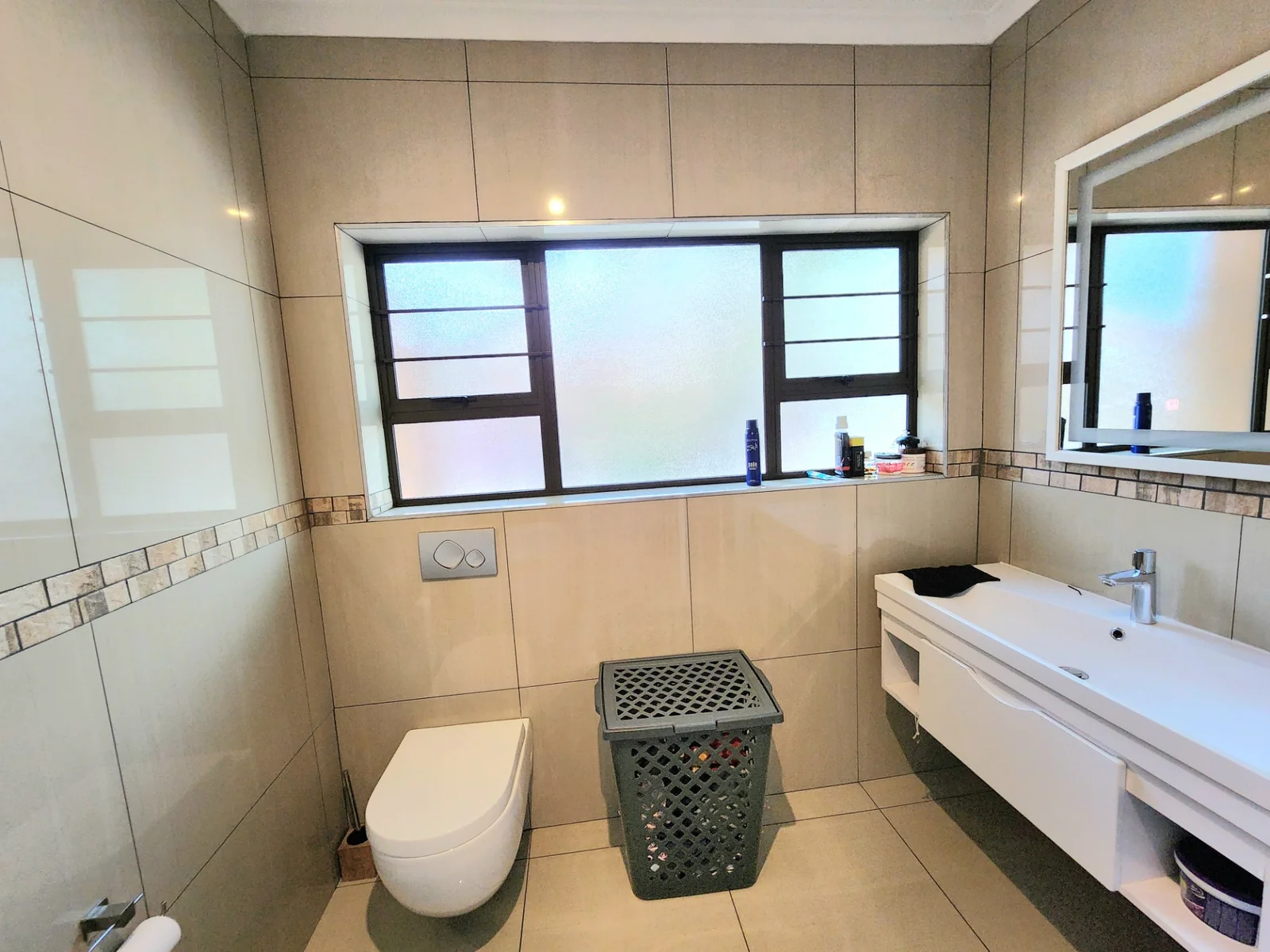 Spacious Family Living with Work-from-Home Flexibility in Sought-After Sunward Park