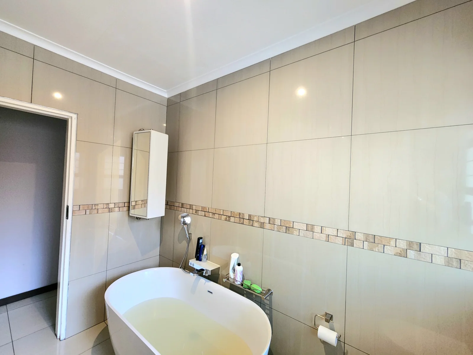 Spacious Family Living with Work-from-Home Flexibility in Sought-After Sunward Park