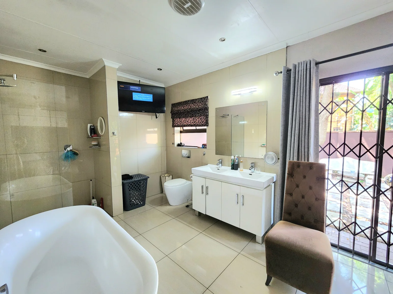 Spacious Family Living with Work-from-Home Flexibility in Sought-After Sunward Park