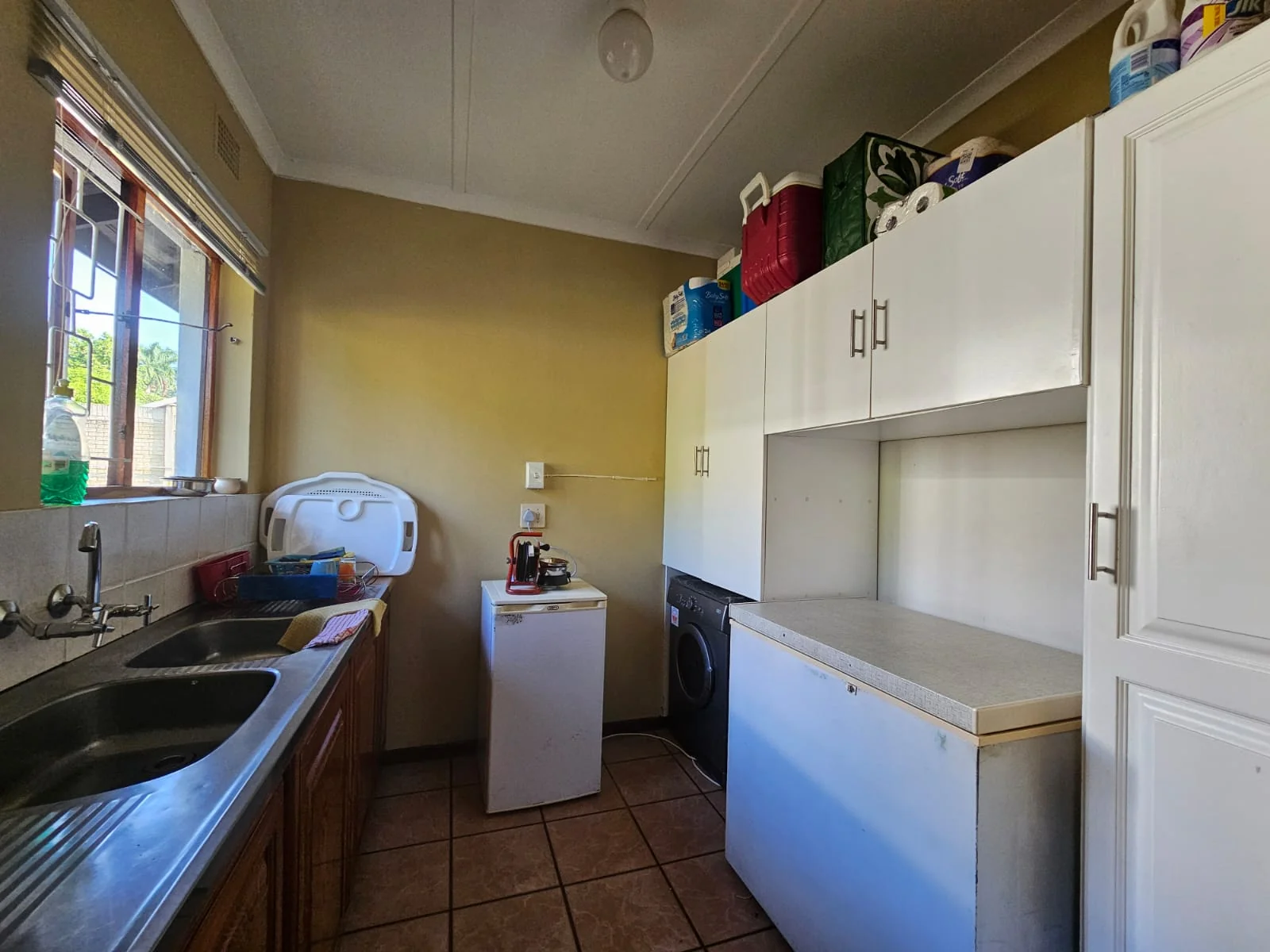 House for sale in Kildare. Five minute walk to tearoom and Empangeni High School