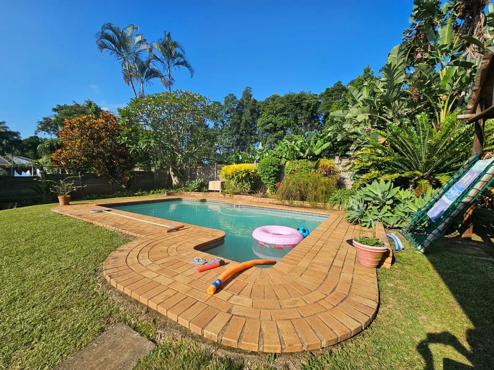 House for sale in Kildare. Five minute walk to tearoom and Empangeni High School