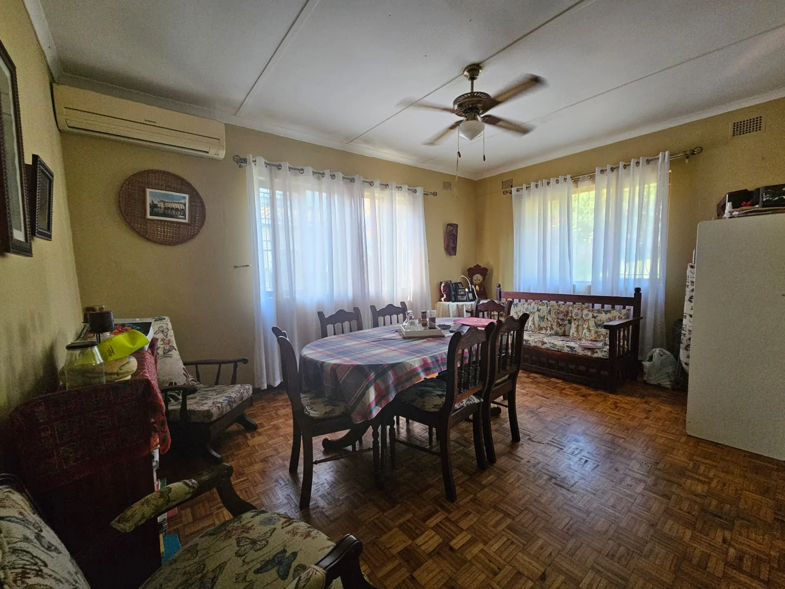 House for sale in Kildare. Five minute walk to tearoom and Empangeni High School