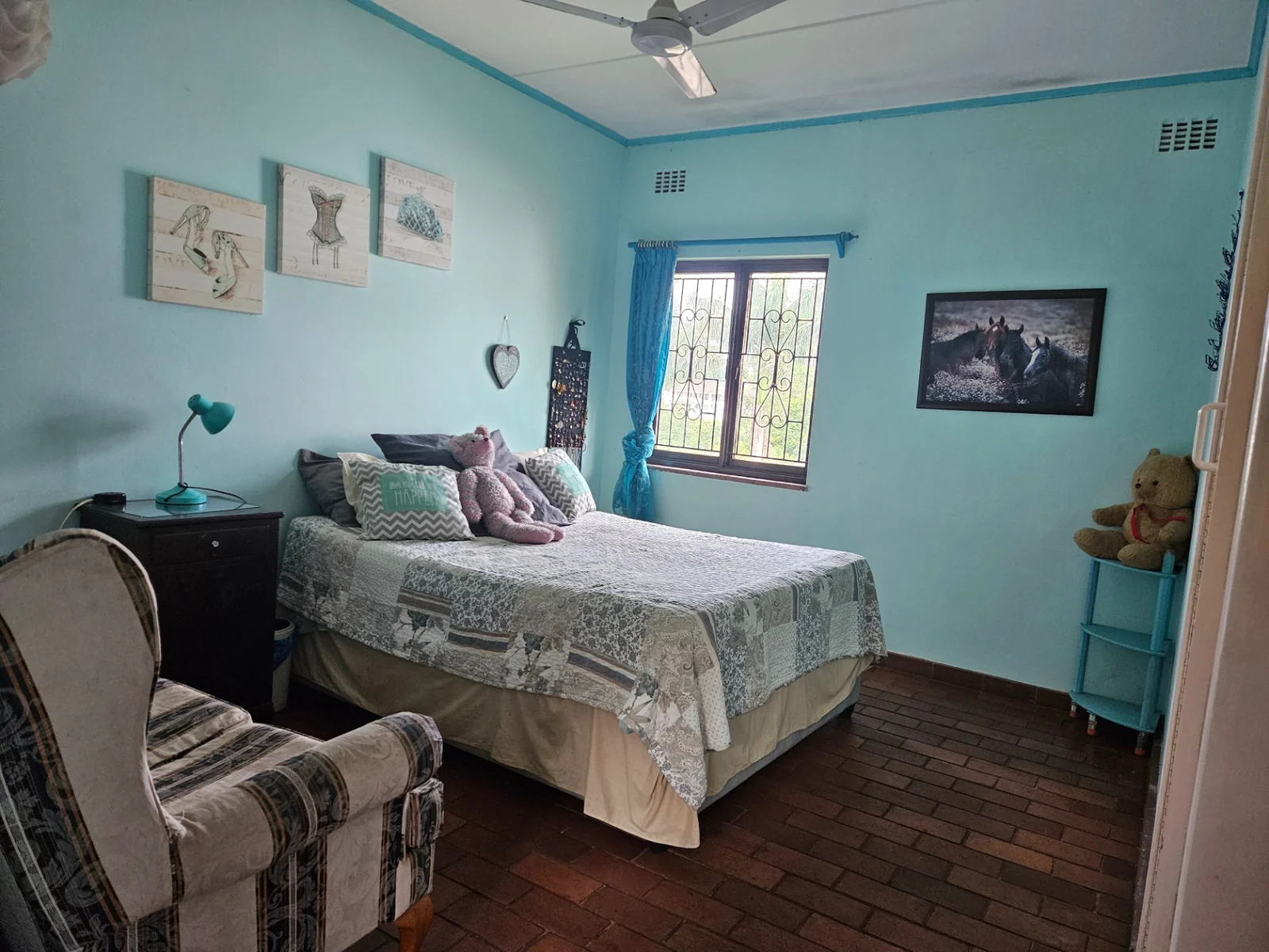 Location Location. Location - large family home in Fairview.<br/>A minute's walk from the Empangeni Country Club.